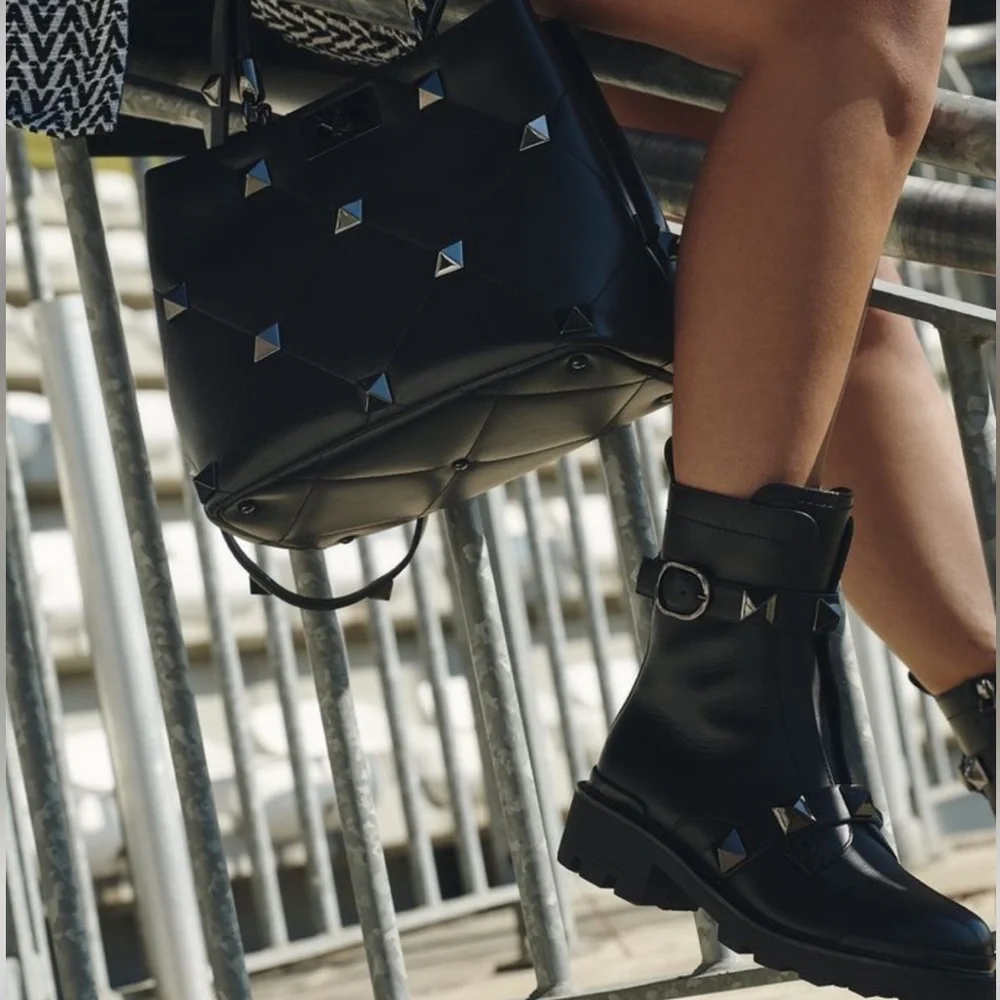 Valentino Garavani Roman Rockstud Black Leather Combat Boots size 37 US 7 NIB - Picture 6 of 16